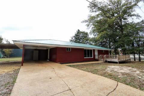 Photo of 833 County Road 1310, Mooreville, MS 38857 (MLS # 25-3924)