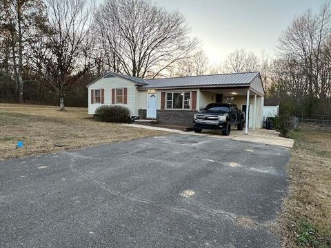 Photo of 605 S Bryant St, Booneville, MS 38829 (MLS # 25-4400)