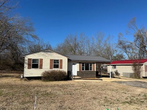 Photo of 605 S Bryant St, Booneville, MS 38829 (MLS # 25-4400)