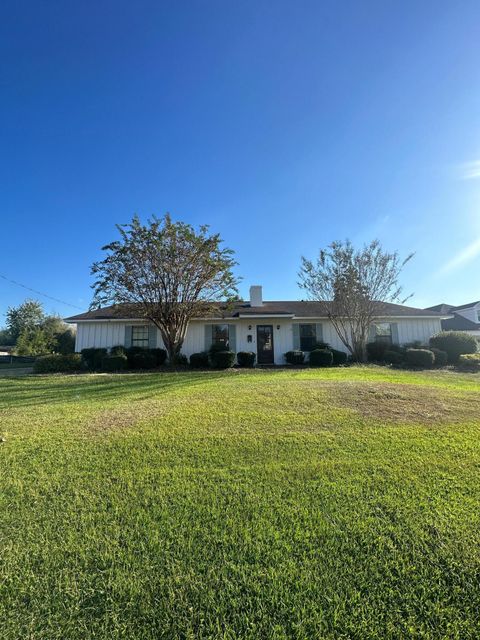 Photo of 1203 Eugene Street, Tupelo, MS 38804 (MLS # 25-3507)