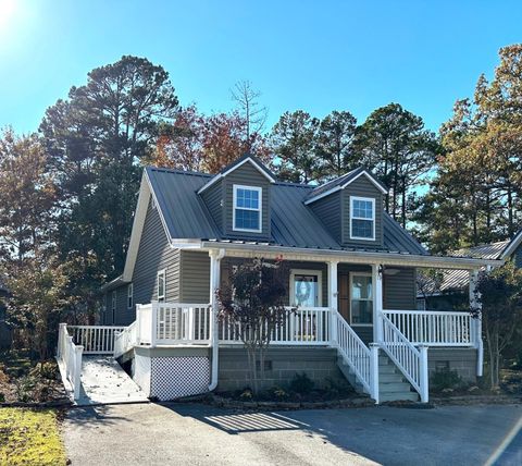 Photo of 19 Pearl Parkway, Iuka, MS 38852 (MLS # 25-2662) Photo of 19 Pearl Parkway, Iuka, MS 38852 (MLS # 25-2662)