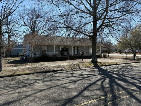 Photo of 300 S 3rd Ave., Amory, MS 38821 (MLS # 26-368)