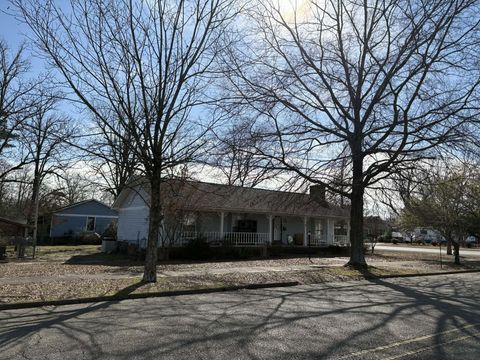 Photo of 300 S 3rd Ave., Amory, MS 38821 (MLS # 26-368)