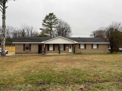 Photo of 411 Silver St., Okolona, MS 38860 (MLS # 25-4225)