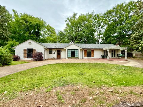 Photo of 1004 Fawn Dr., Tupelo, MS 38804 (MLS # 26-1588)