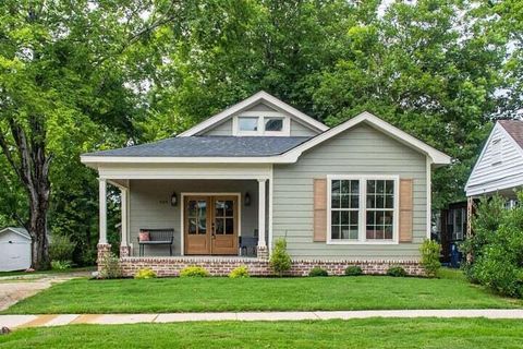 Photo of 909 Linden Street, Corinth, MS 38834 (MLS # 25-4335)