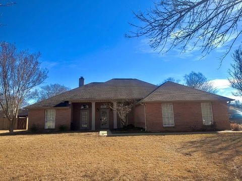 Photo of 5567 Lakefront Dr., Tupelo, MS 38801 (MLS # 25-4157)