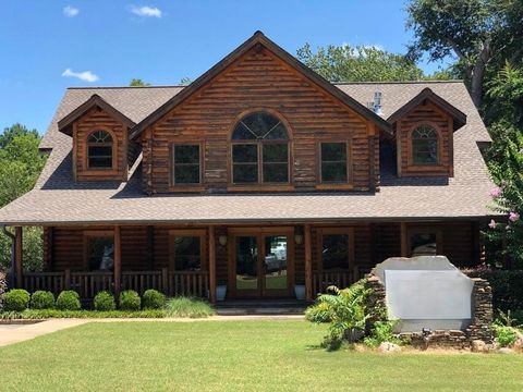 Photo of 403 Doctors Dr., New Albany, MS 38652 (MLS # 25-3570)