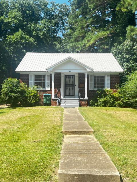 Photo of 384 Jefferson, Grenada, MS 38901 (MLS # 25-2901) Photo of 384 Jefferson, Grenada, MS 38901 (MLS # 25-2901)