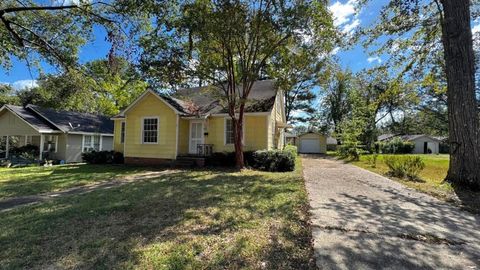 Photo of 1523/1527 Boggan Dr., Tupelo, MS 38801 (MLS # 26-472)