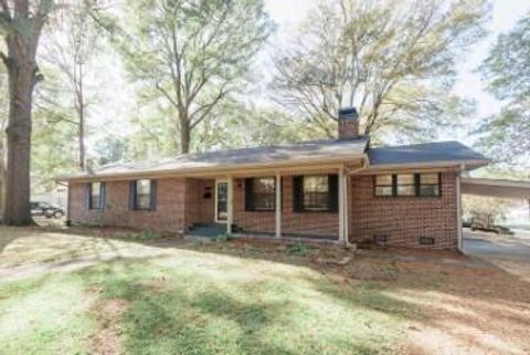 Photo of 735 Clayton Ave., Tupelo, MS 38804 (MLS # 25-4023)