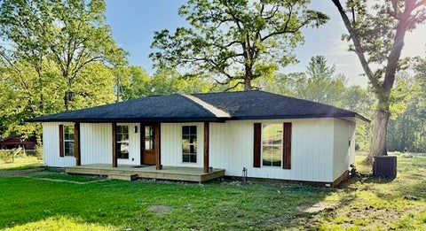 Photo of 328 Old Airport Road, Pontotoc, MS 38863 (MLS # 26-812)