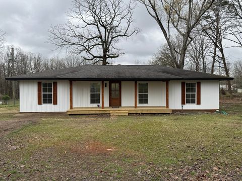 Photo of 328 Old Airport Road, Pontotoc, MS 38863 (MLS # 26-812)