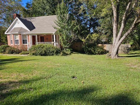 Photo of 2430 Barnes Crossing Road, Saltillo, MS 38866 (MLS # 25-3615)