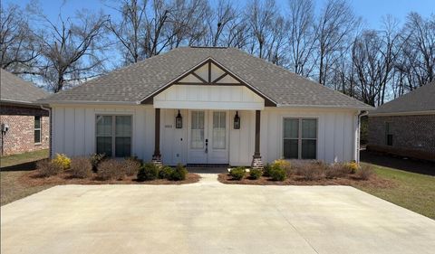 Photo of 1023 Ida Grace Trail, New Albany, MS 38652 (MLS # 26-860)