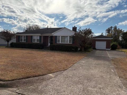 Photo of 806 N 11th Ave., Amory, MS 38821 (MLS # 25-4294)