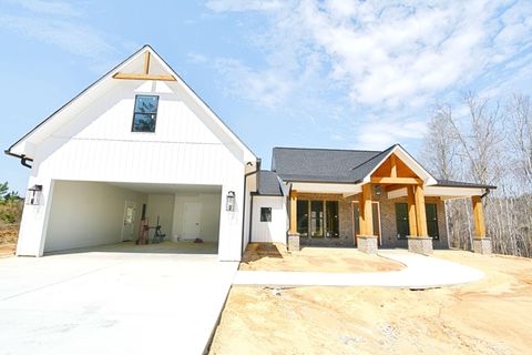 Photo of 600 County Road 2578, Guntown, MS 38849 (MLS # 26-936)