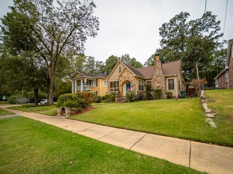Photo of 517 N Madison St., Tupelo, MS 38804 (MLS # 25-3096)