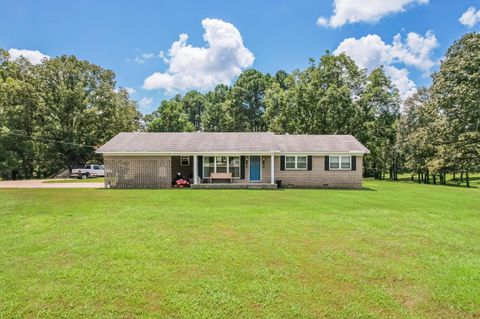 Photo of 49 School St, Rienzi, MS 38865 (MLS # 25-2845) Photo of 49 School St, Rienzi, MS 38865 (MLS # 25-2845)