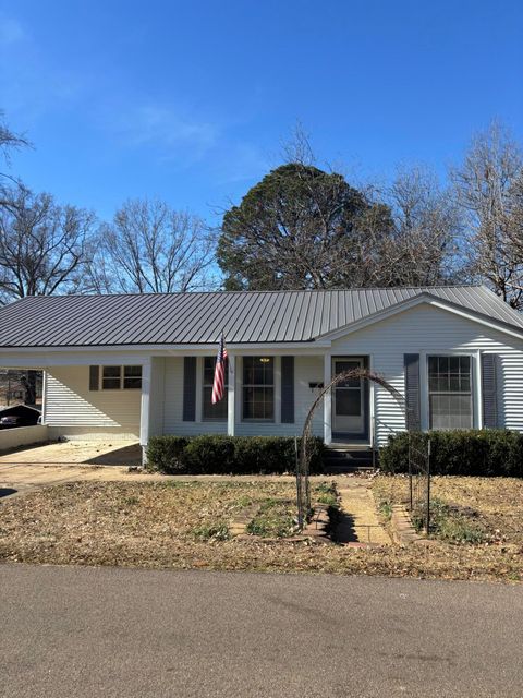Photo of 108 Scott St, Houston, MS 38851 (MLS # 26-351)