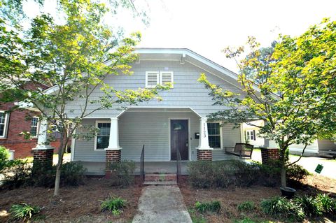Photo of 1123 Woodlawn St., Tupelo, MS 38804 (MLS # 25-3203)