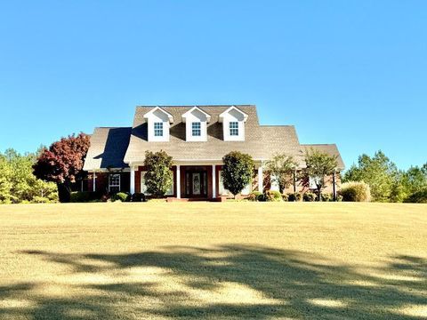 Photo of 704 Park St., Mantachie, MS 38855 (MLS # 25-3857)