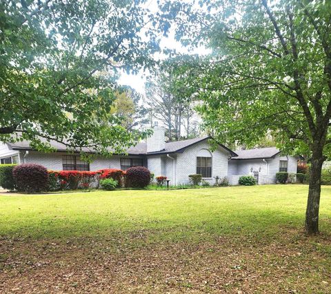 Photo of 151 Deer Park Road, Tupelo, MS 38804 (MLS # 26-974)