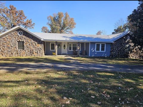 Photo of 2110 Co Rd 323, Walnut, MS 38683 (MLS # 25-4240)