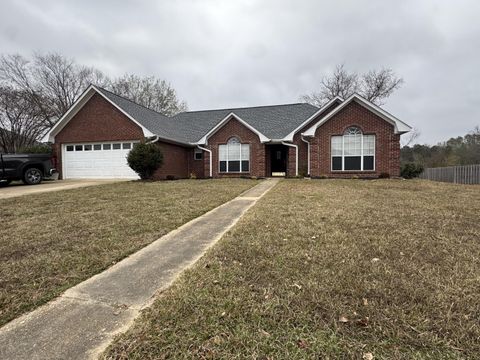 Photo of 116 Willoughby Oaks Boulevard, Saltillo, MS 38866 (MLS # 25-4236)