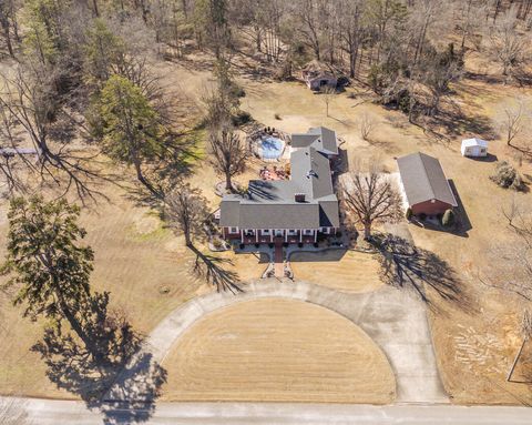 Photo of 359 Cobblestone Dr., Savannah, TN 38372 (MLS # 26-546)