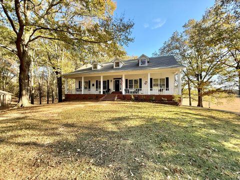 Photo of 100 County Road 1806, Saltillo, MS 38866 (MLS # 26-805)