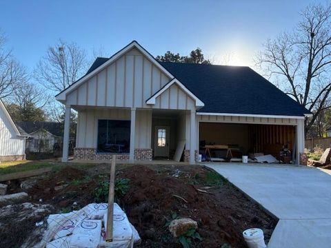 Photo of 202 Polk St., New Albany, MS 38652 (MLS # 25-4141)