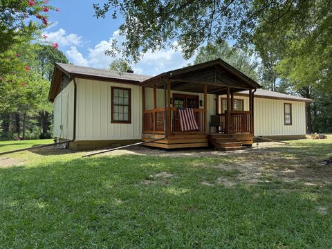 Photo of 1757 Murphree Road, Randolph, MS 38864 (MLS # 25-3655)