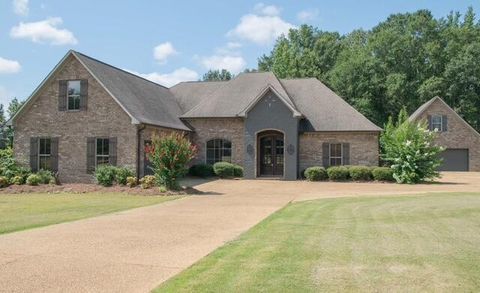 Photo of 135 Edgewater, Saltillo, MS 38866 (MLS # 25-2521)