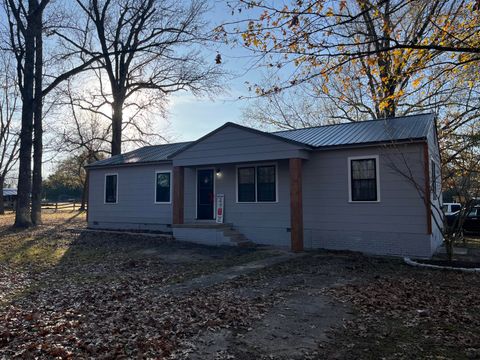 Photo of 145 Pollard Ln., West Point, MS 39773 (MLS # 25-4313)