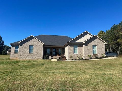 Photo of 100 Adair Dr., Booneville, MS 38829 (MLS # 25-3708)