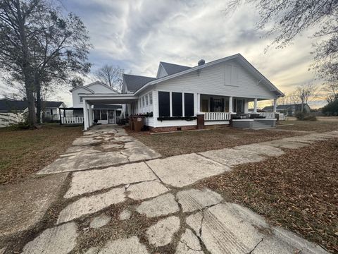 Photo of 406 6th Avenue North Ave, Amory, MS 38821 (MLS # 25-4198)