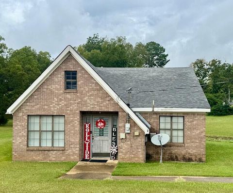 Photo of 700 A W Church, Booneville, MS 38829 (MLS # 25-3584)