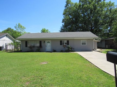 Photo of 1102 Poplar St., Amory, MS 38821 (MLS # 26-1384)