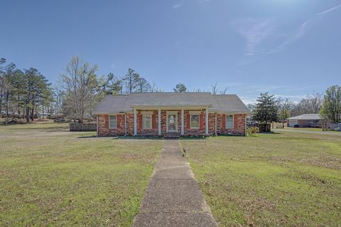 Photo of 1202 E 12th St., Corinth, MS 38834 (MLS # 26-999)