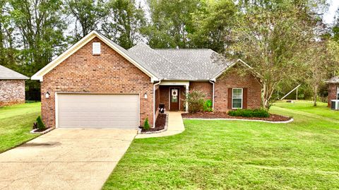 Photo of 120 Rose Perkins Evans Drive St, Starkville, MS 39759 (MLS # 25-3564)