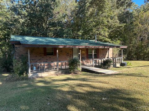 Photo of 68 Eddington Road, Pontotoc, MS 38863 (MLS # 25-3595)