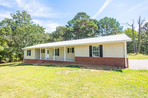 Photo of 82 Co Rd 143, Corinth, MS 38834 (MLS # 25-2995) Photo of 82 Co Rd 143, Corinth, MS 38834 (MLS # 25-2995)