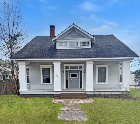 Photo of 206 S 5th Ave., Amory, MS 38821 (MLS # 25-4239)