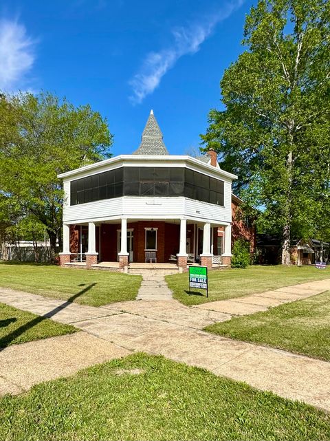 Photo of 211 S 5th Ave., Amory, MS 38821 (MLS # 25-3520)