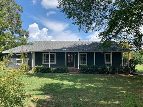Photo of 54 CR 143 Road, Corinth, MS 38834 (MLS # 25-4256)
