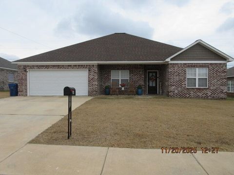 Photo of 140 N Magnollia Pl., Pontotoc, MS 38863 (MLS # 25-4102)