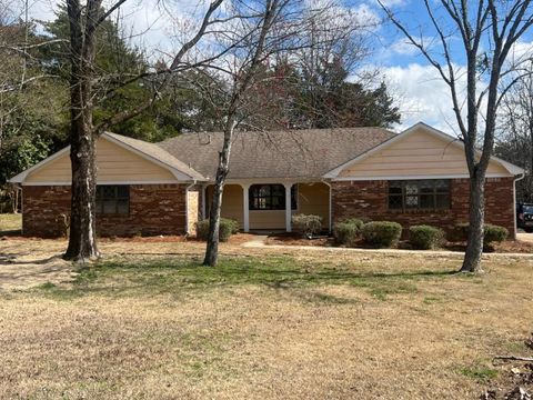 Photo of 106 Wildwood Cir, Tupelo, MS 38801 (MLS # 26-724)