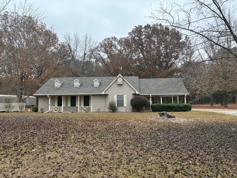 Photo of 30026 Wren Cemetery Road, Aberdeen, MS 39730 (MLS # 25-4115)