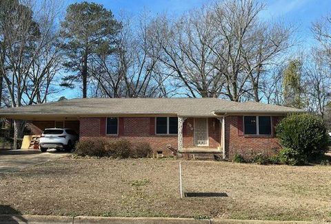 Photo of 503 South Thomas Street, Tupelo, MS 38801 (MLS # 26-111)